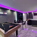 La Casa De Jacuzzi Holiday home *
