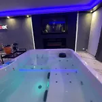 La Casa De Jacuzzi Holiday home