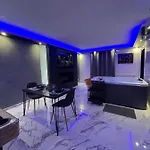 La Casa De Jacuzzi Holiday home *