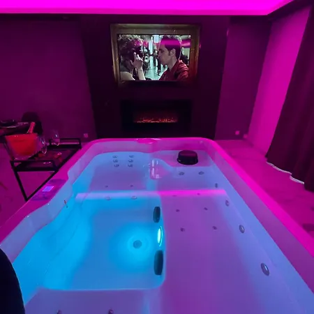 La Casa De Lové Jacuzzi