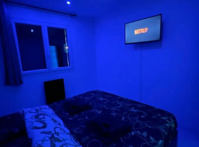 La Casa De Jacuzzi 펜션 믈룅